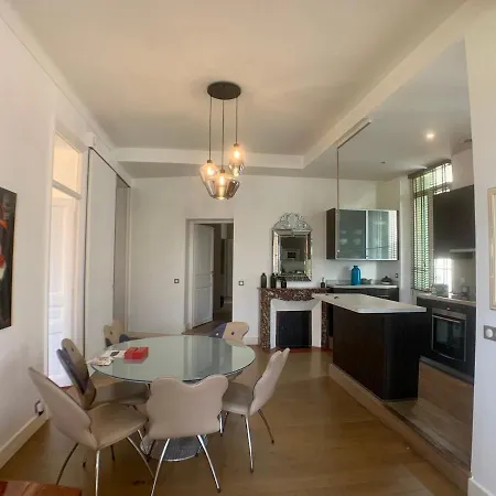 Apartment Rue Jean Riouffe A