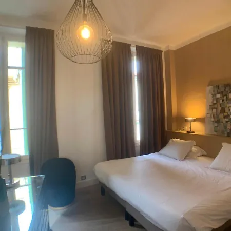 Apartment Rue Jean Riouffe A Cannes